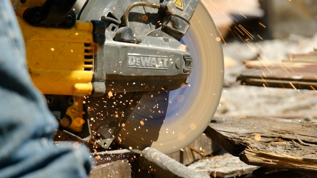 Dewalt cut off online saw